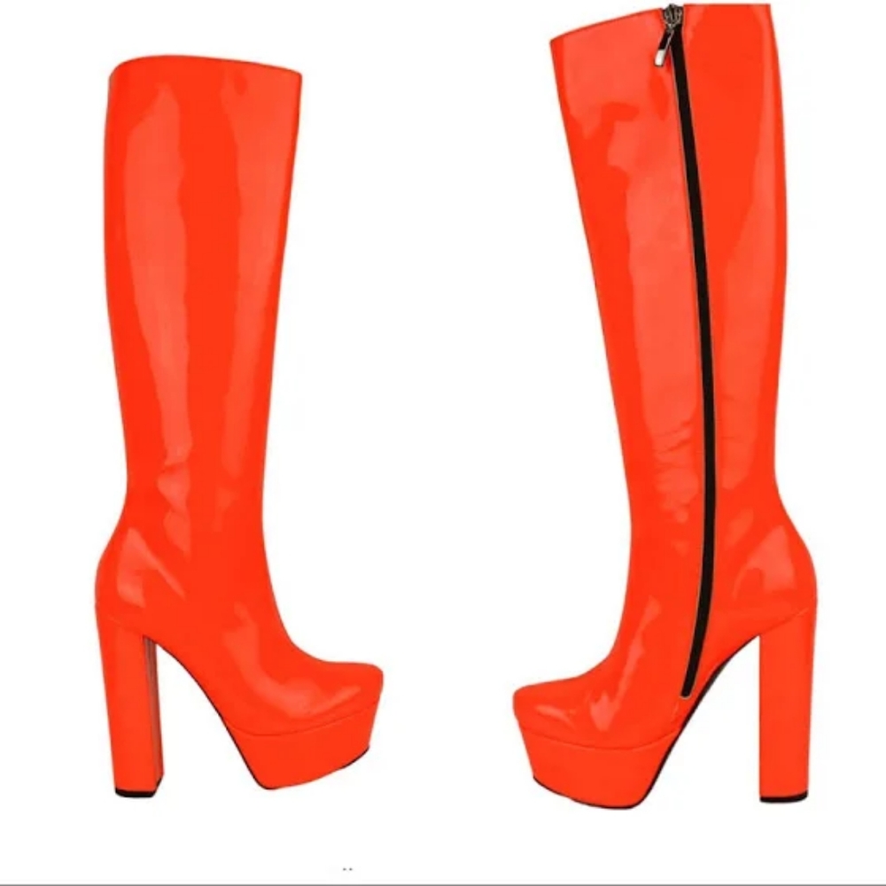 NIB $690 Area boots
